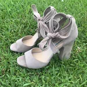 Karl Lagerfeld Shoes Racha Strappy Ankle Tie Beige Nude Suede Block Size 7.5 M